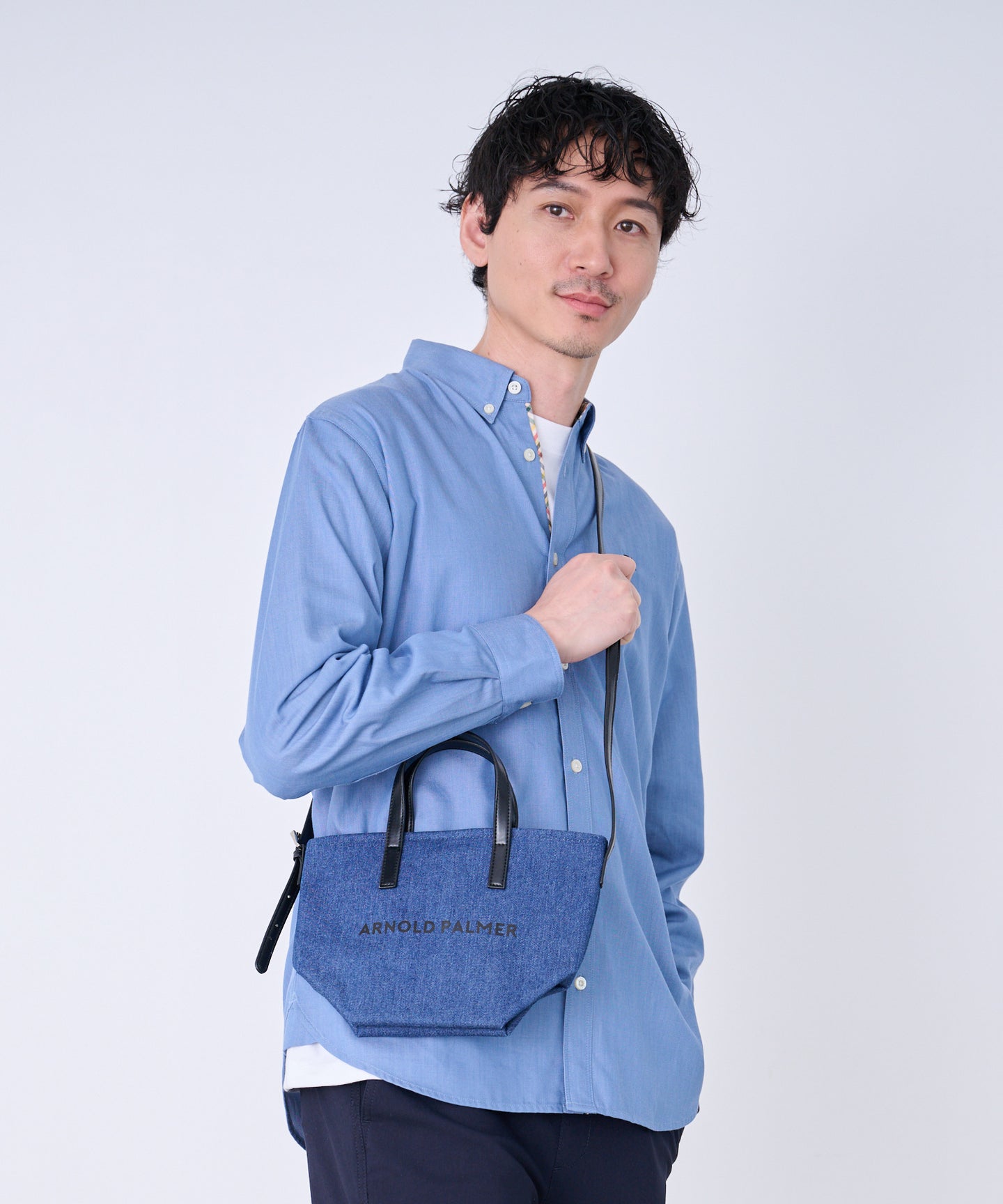 Arnold Palmer 2WAYコンパクト シェアサコッシュ